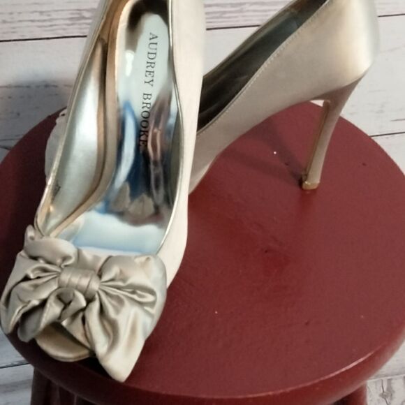 Pre-owned. "Audrey Brooke" woman's high heels 👠 - Picture 8 of 12